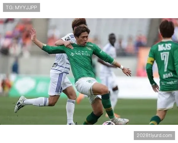 本泽马2021-22赛季44球15助封神之路：金球级表现背后的进攻效率与战术核心作用解析