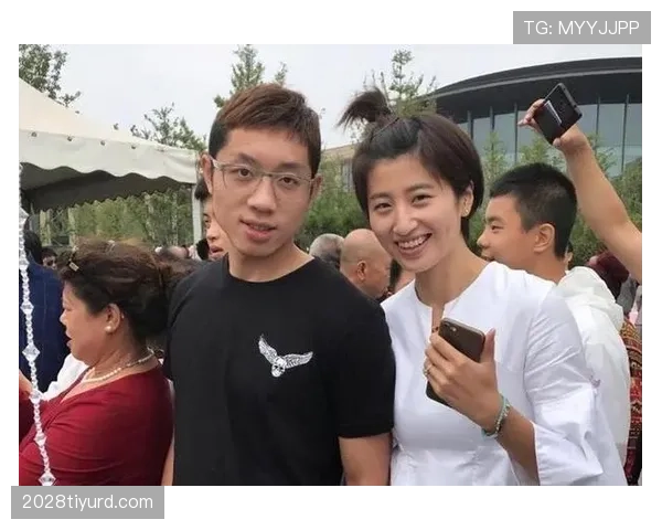 许昕今天豪掷上万，吃饭能点三桌，感觉他的钱包厚得不像话啊